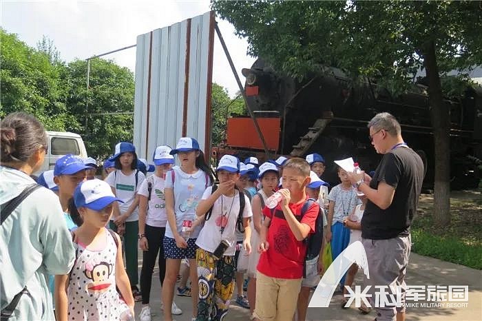 公益夏令营走进嘉兴国防科普文化馆 (1)