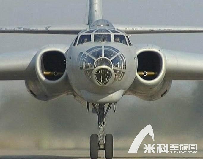 轰6轰炸机 (2)