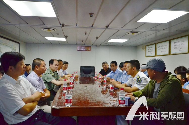 嘉兴号护卫舰参观 (5)